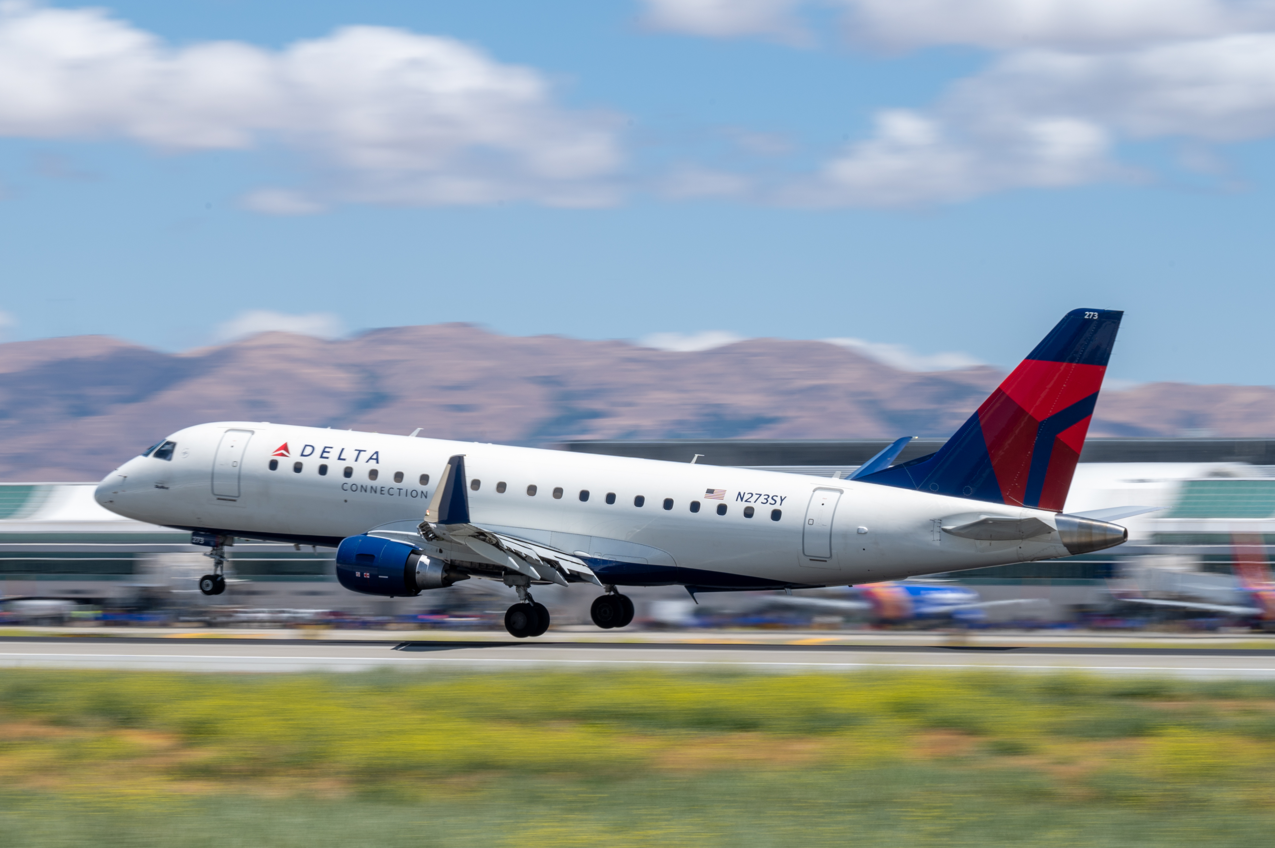 Delta Air Lines plane at SJC