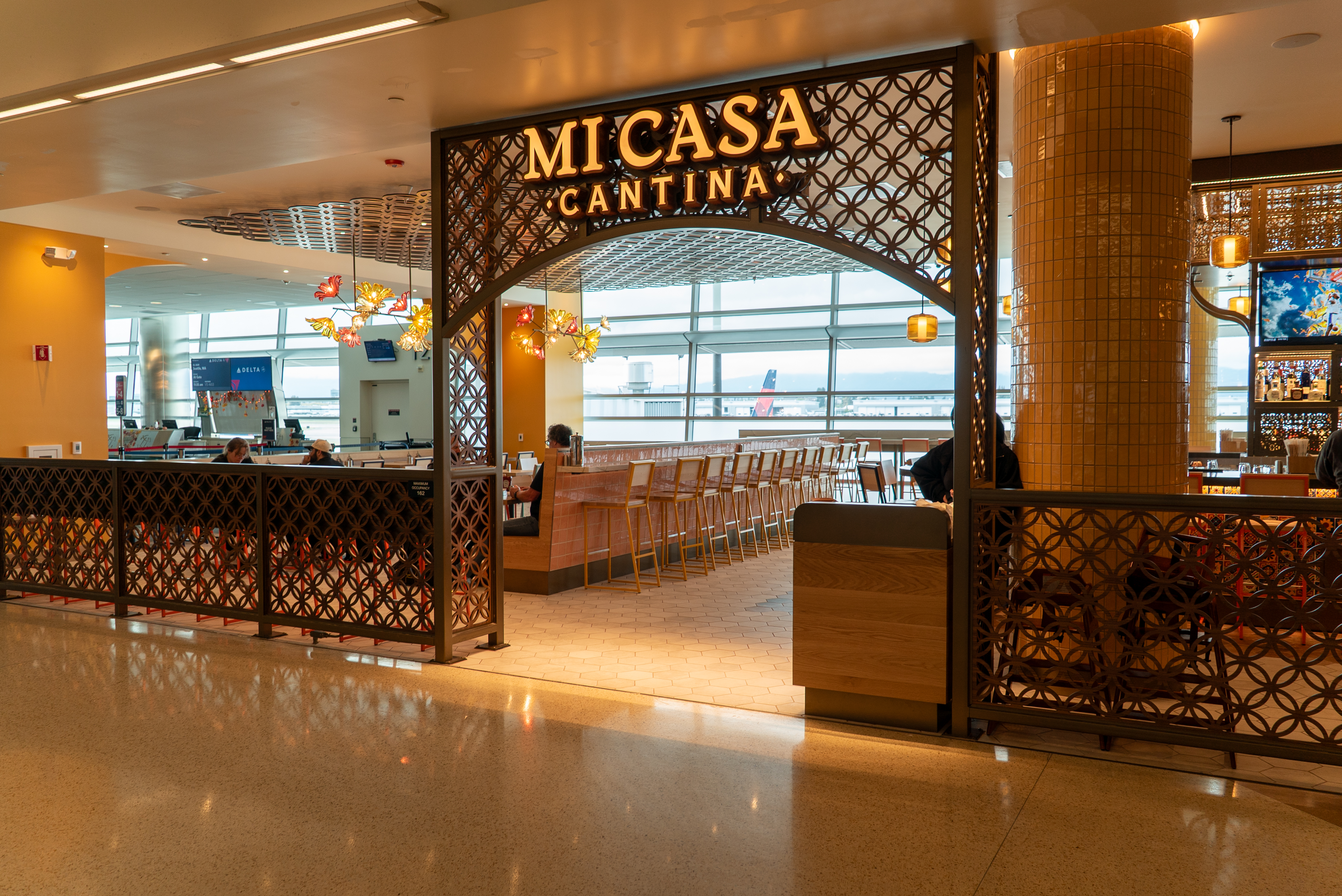 Mi Casa Storefront_Entrance