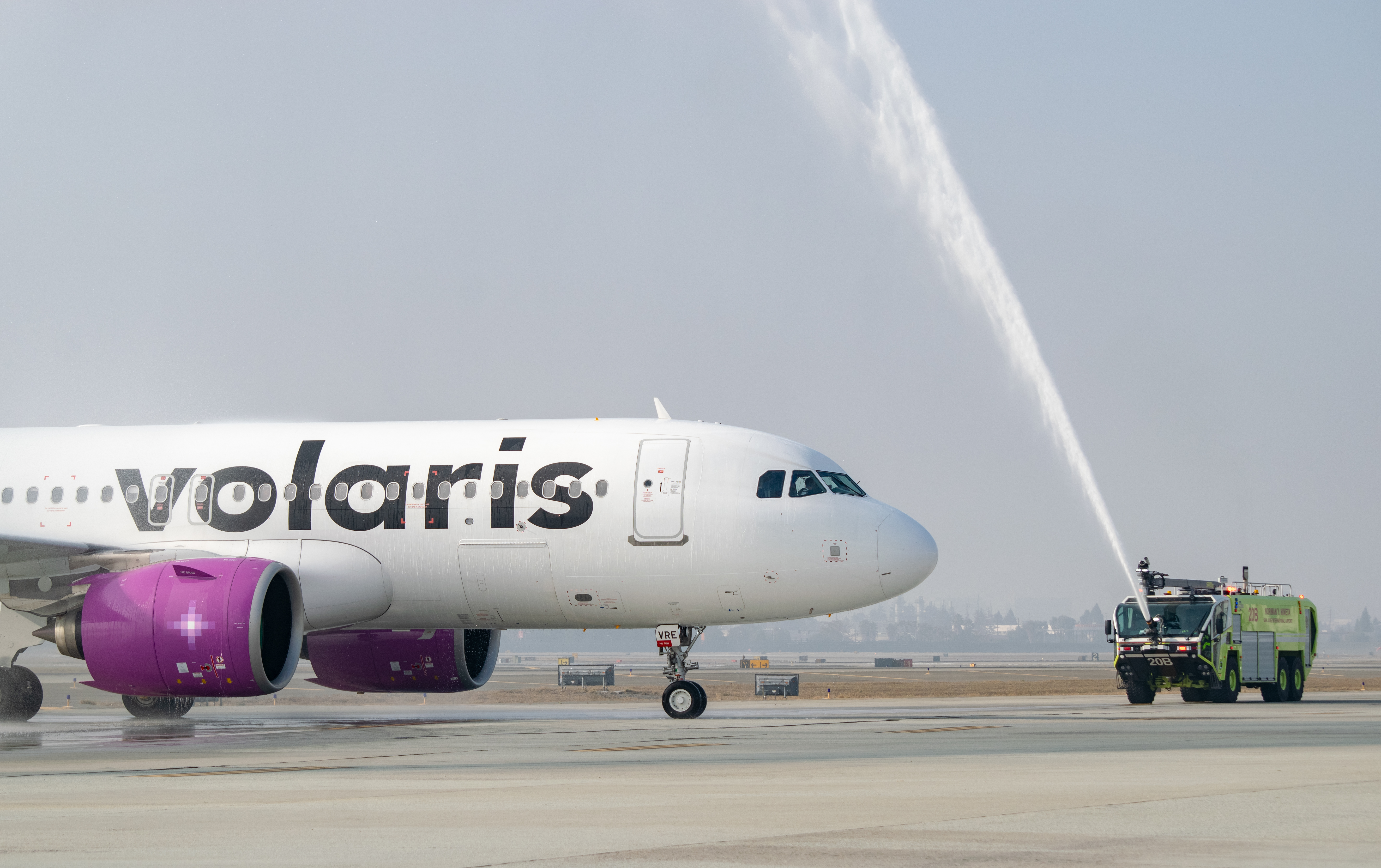 Volaris plane at SJC